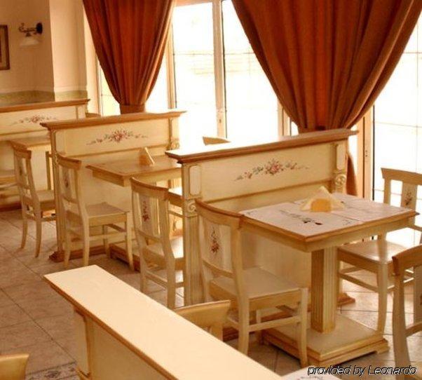 Hotel Casa De La Rosa Timisoara Nhà hàng bức ảnh
