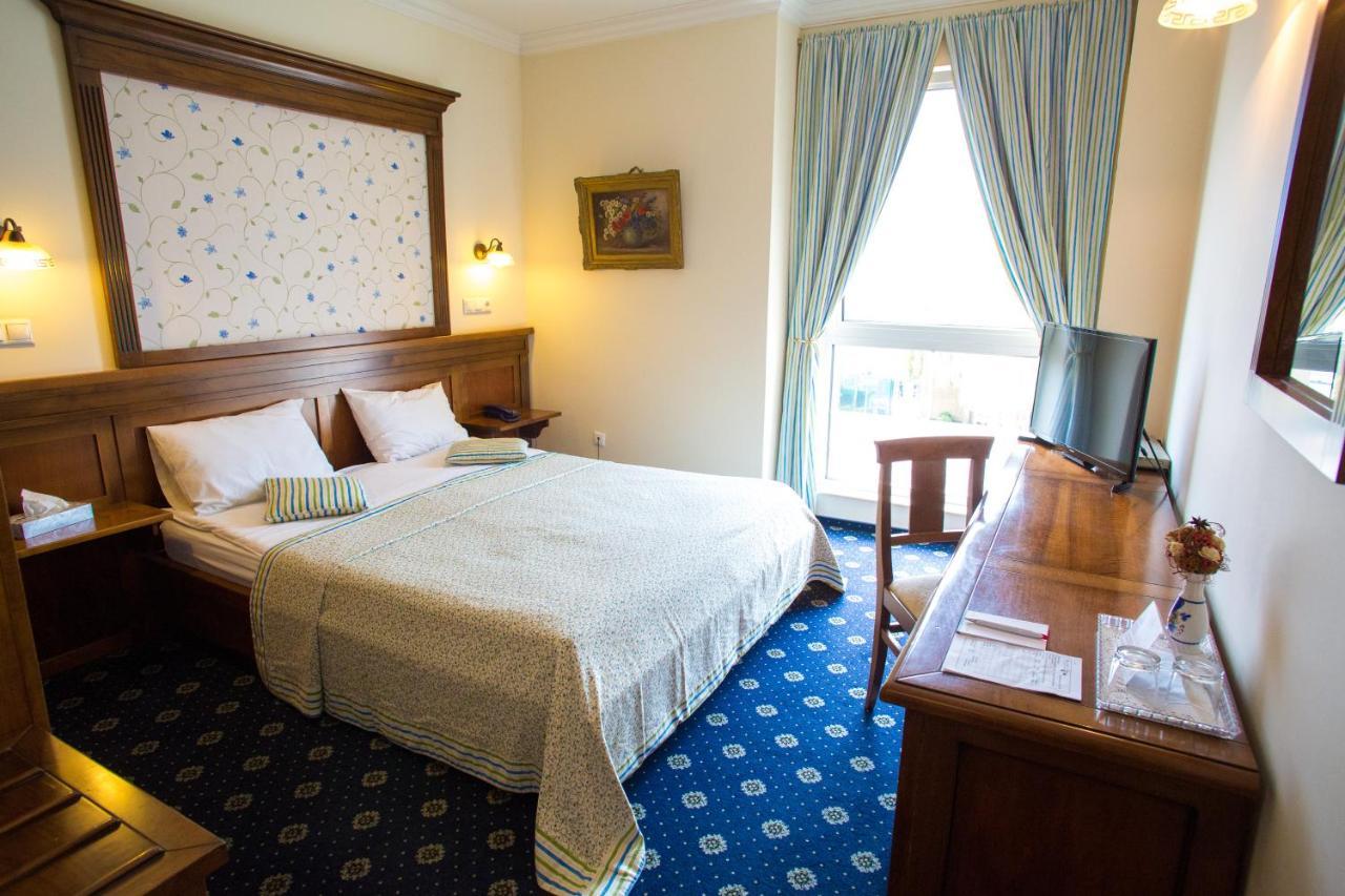 Hotel Casa De La Rosa Timisoara Ngoại thất bức ảnh